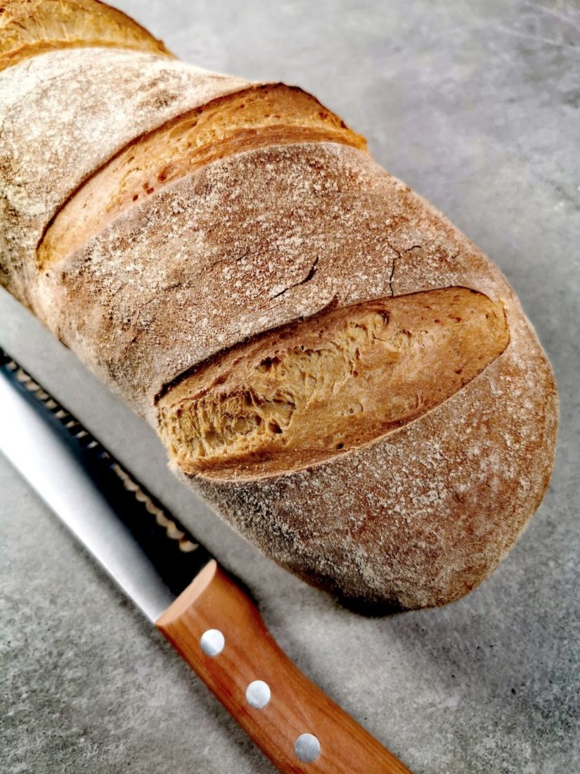 Reines Weizen-Weißbrot mit langer Teigführung - www.brooot.de