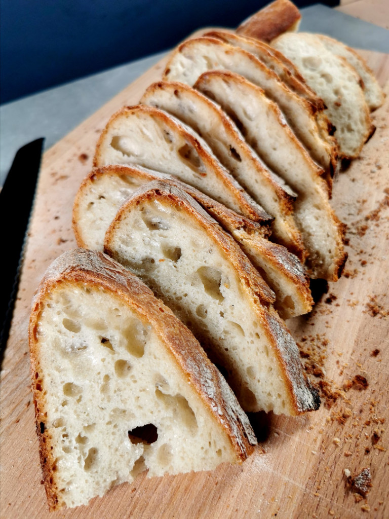 Grundrezept für ein leckeres Weißbrot - www.brooot.de